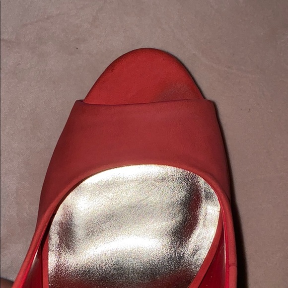 Coral heels - Picture 2 of 3